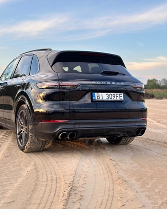 Porsche Cayenne cena 265000 przebieg: 108000, rok produkcji 2018 z Białystok małe 92